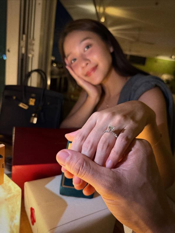 Tìm đâu ra "chồng yêu" như Nhan Phúc Vinh, để Khả Ngân chỉ cho!- Ảnh 2.