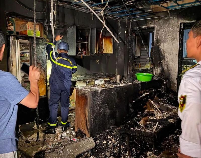 Cảnh báo thói quen trốn vào nhà vệ sinh khi xảy ra cháy chung cư - Ảnh 2.