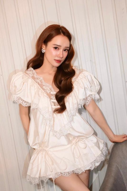 Nhã Phương lộ diện, thần sắc gây chú ý- Ảnh 1.