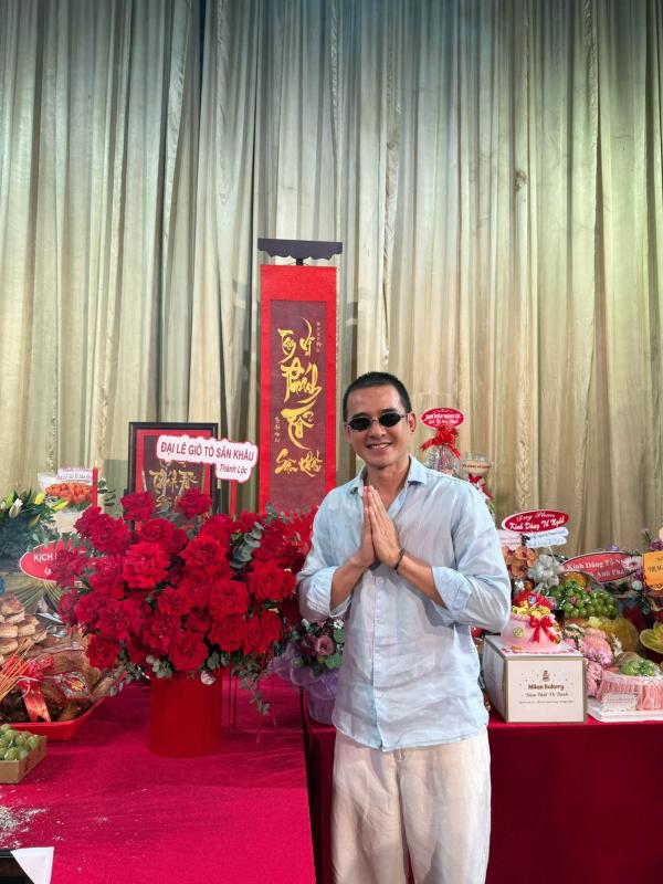 Nghệ sĩ Hoài Linh chủ trì thực hiện nghi lễ, dàn sao Việt tề tựu tại đền thờ 100 tỷ  - Ảnh 10.