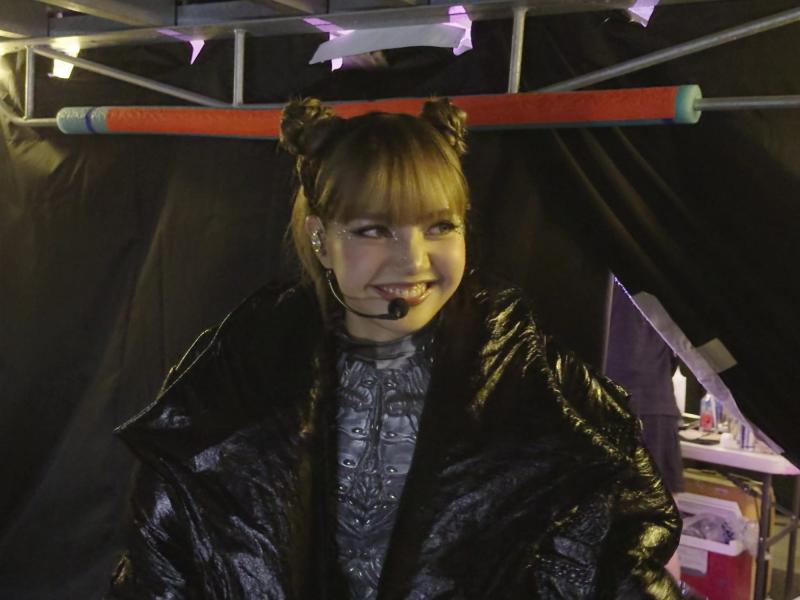 Lisa (BLACKPINK) xin lỗi vì phân biệt chủng tộc, phản ứng của netizen mới là điều bất ngờ- Ảnh 6.