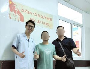 Bác sĩ Việt cứu nam du khách nước ngoài nôn ra máu sau chuyến bay