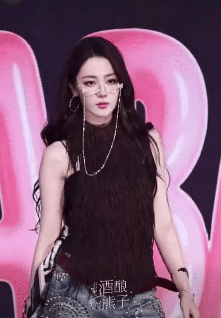 Địch Lệ Nhiệt Ba cũng có ngày này- Ảnh 7.