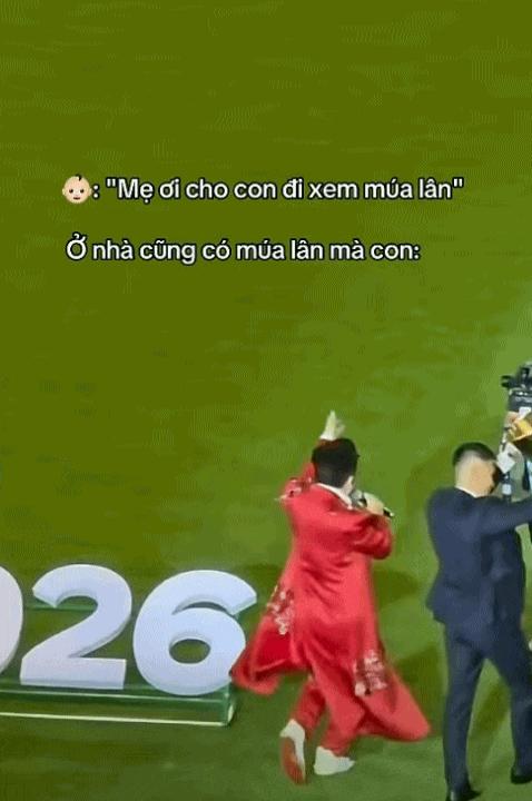 Showbiz Việt ai múa lân qua Tùng Dương- Ảnh 2.
