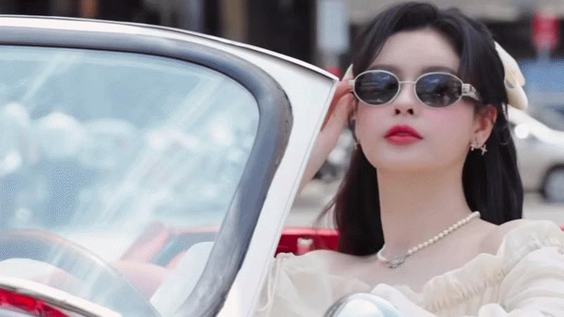 Mẹ đơn thân Vbiz ly hôn chồng nổi tiếng: Con trai 14 tuổi cao hơn 1,8 m, đứng cạnh nhau như chị em- Ảnh 12.