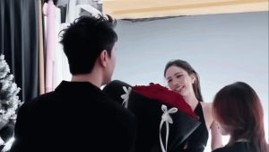 Việt Anh bị nói suốt ngày khoe tình cảm với Quỳnh Nga