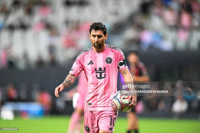 Messi tái xuất sau tuyên bố từ giã ĐT Argentina: Dù không ghi bàn nhưng đôi chân thiên tài ở tuổi 39 vẫn quá khác biệt- Ảnh 7.