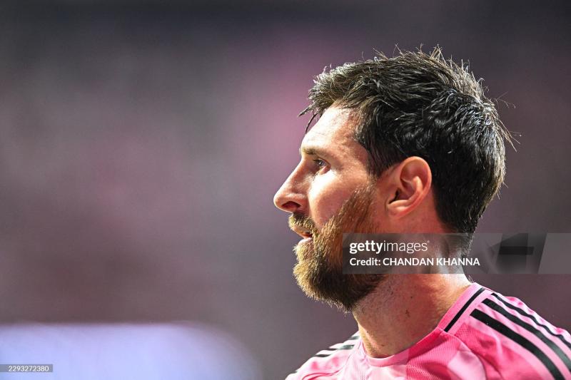 Messi tái xuất sau tuyên bố từ giã ĐT Argentina: Dù không ghi bàn nhưng đôi chân thiên tài ở tuổi 39 vẫn quá khác biệt- Ảnh 1.