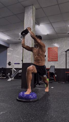 Từ nay hãy gọi thủ môn Bùi Tiến Dũng là “đội trưởng phòng gym”, body 8 múi “sầu riêng”, cơ bắp cuồn cuộn gây sốt- Ảnh 3.