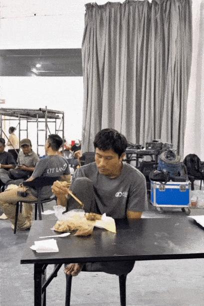 Nam diễn viên có cơ địa khổ nhất Việt Nam là đây: Lam lũ từ đầu đến chân, fan thấy mà rơi nước mắt- Ảnh 2.