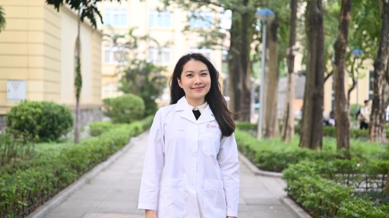 Nữ thủ khoa ĐH Y Hà Nội vừa đăng quang Hoa khôi: Tài - sắc, không thiếu chữ nào! - Ảnh 3.