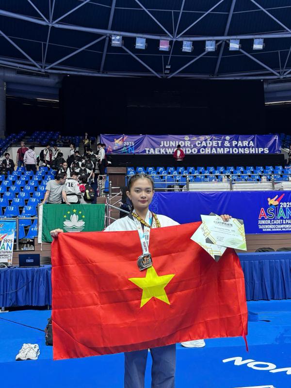 "Mục tiêu kép" của nữ sinh Sư phạm nhận Huân chương Lao động hạng Ba- Ảnh 2.