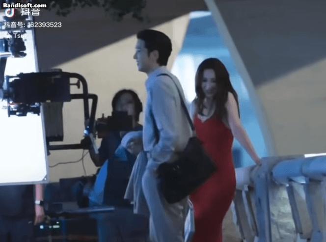 Cặp đôi "hàng cổ đánh đổ dân chơi" càn quét cả cõi mạng: Nhà trai cao 1m92, nhà gái đã đẹp còn sexy hết sảy- Ảnh 1.