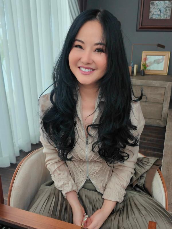 Diva Hồng Nhung U60 quá khác lạ, được khen "như búp bê"- Ảnh 1.