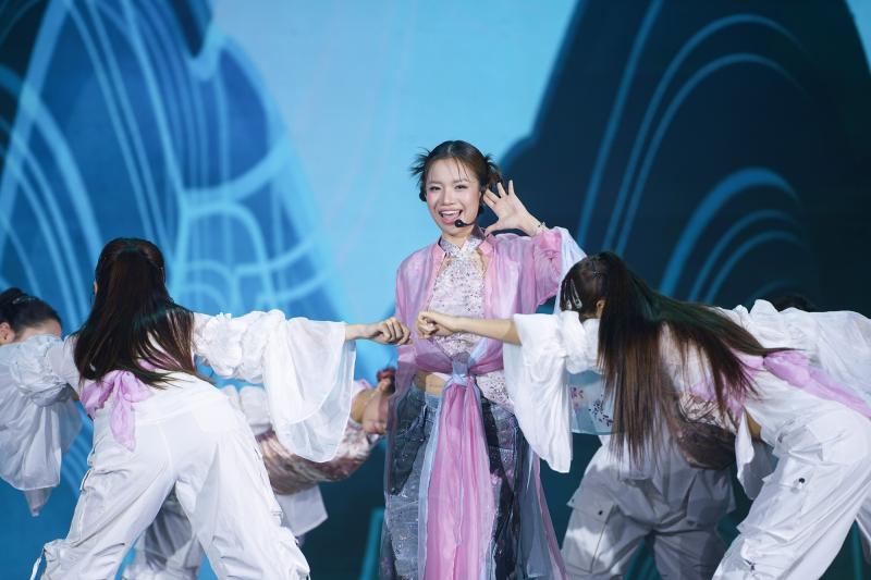 Văn Mai Hương, Lâm Bảo Ngọc và (S)TRONG Trọng Hiếu cùng dàn sao thăng hoa, khép lại hành trình đầy cảm xúc của Festival Thăng Long 2026- Ảnh 6.