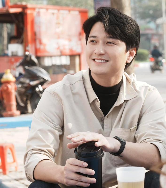 Mỹ nam Vbiz mặc quân phục khiến Hyun Bin, Trương Lăng Hách chỉ còn là cái tên: Chào một câu 4 triệu người rung động- Ảnh 8.