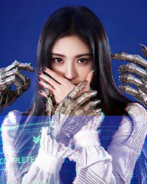Hết hồn với mỹ nhân 1 tay đu dây rơi 10 toà nhà, giao diện cành vàng lá ngọc mà hệ điều hành siêu nhân- Ảnh 5.