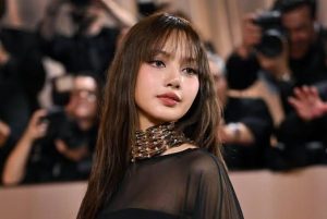 Lisa (BLACKPINK) xin lỗi vì phân biệt chủng tộc, phản ứng của netizen mới là điều bất ngờ