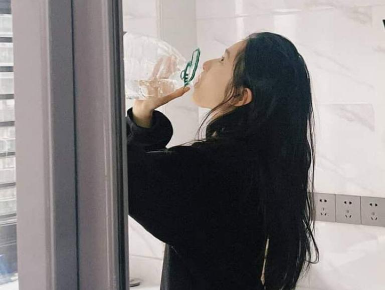 Người phụ nữ 43 tuổi tử vong vì suy thận dù sống lành mạnh, người chồng khóc: "Lẽ ra tôi nên khuyên bà ấy sớm hơn..."- Ảnh 2.