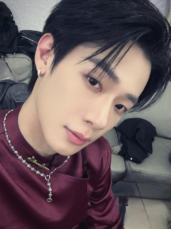 Nam ca sĩ ở nước ngoài diễn show 10 khán giả, về Việt Nam được cả MXH tìm kiếm- Ảnh 9.