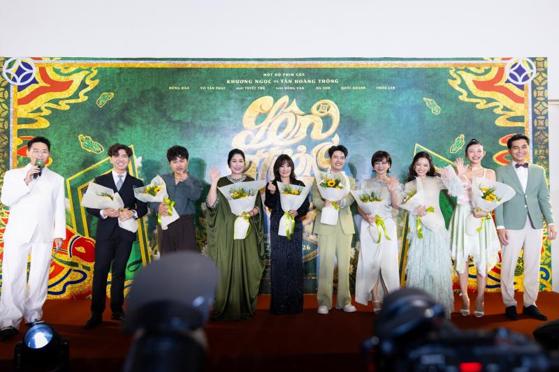 Thảm đỏ HOT nhất tối nay: Hạ Anh lộng lẫy như nữ thần, Uyển Ân - Minh Anh đẹp gì mà đẹp khiếp thế- Ảnh 1.