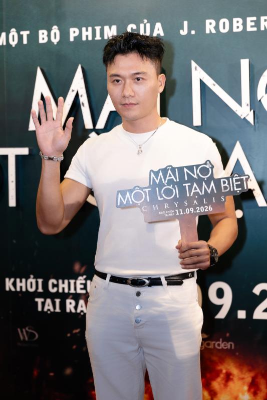 Thảm đỏ HOT nhất hôm nay: Lê Phương - Minh Anh sắc vóc quá bén, 1 cặp đôi công khai hôn nhau ngọt muốn xỉu- Ảnh 10.