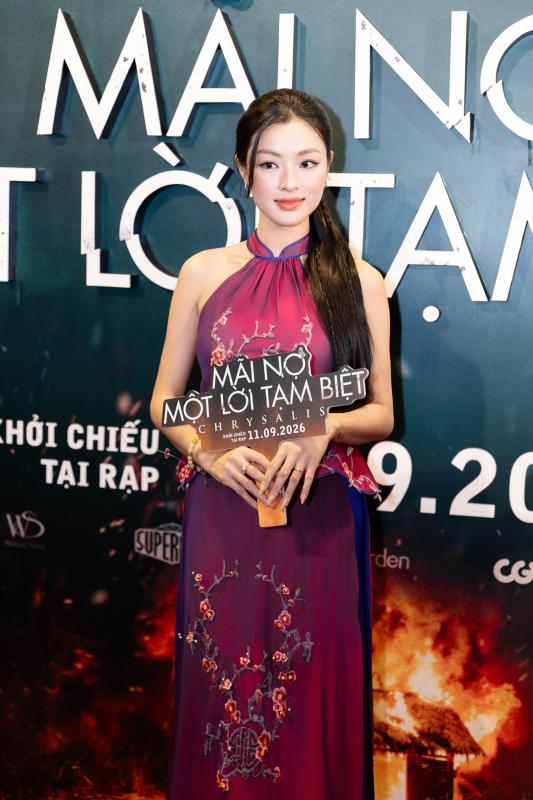 Thảm đỏ HOT nhất hôm nay: Lê Phương - Minh Anh sắc vóc quá bén, 1 cặp đôi công khai hôn nhau ngọt muốn xỉu- Ảnh 9.