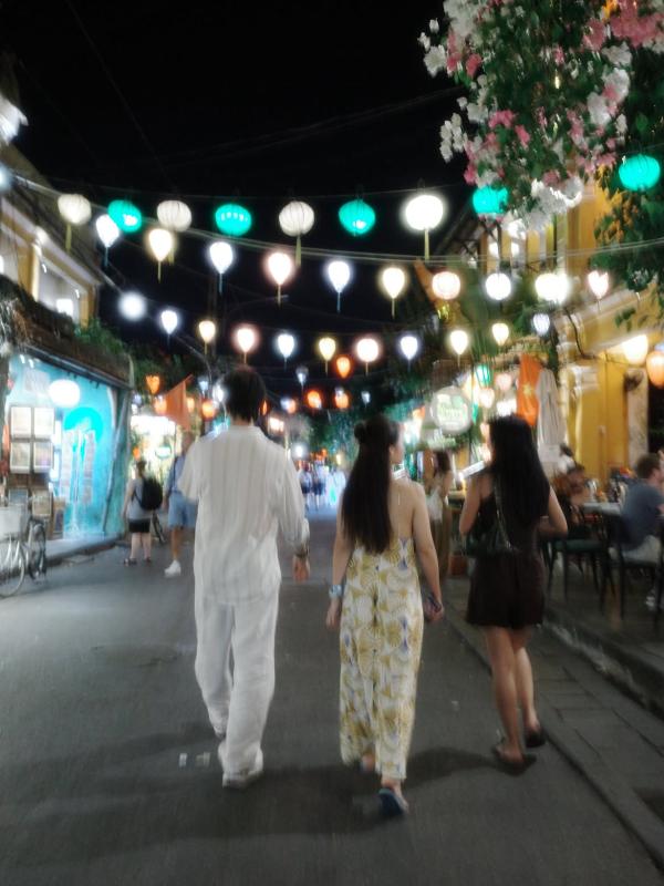 Khả Ngân bị bắt gặp với Nhan Phúc Vinh ở Hội An, đã dắt "chồng yêu" ra mắt hội bạn vào thời điểm không ngờ- Ảnh 2.