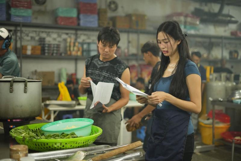 Cảnh nóng bị cắt ngắn ở Trại Buôn Người khiến MXH xôn xao, cỡ nào mà chính chủ cũng phải tiếc?- Ảnh 3.