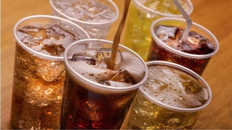 Uống cola khi đeo niềng răng trong suốt có được không? 3 lời khuyên an toàn cho răng - Ảnh 4.