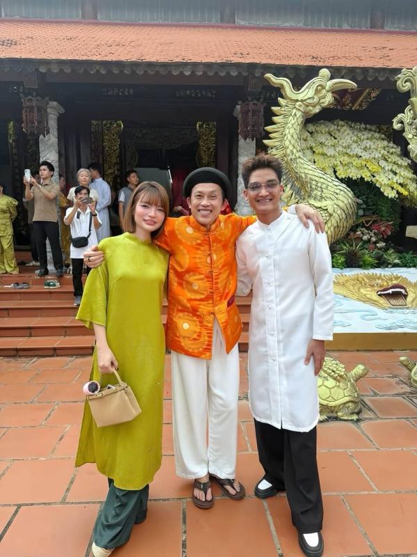 Nghệ sĩ Hoài Linh chủ trì thực hiện nghi lễ, dàn sao Việt tề tựu tại đền thờ 100 tỷ  - Ảnh 4.