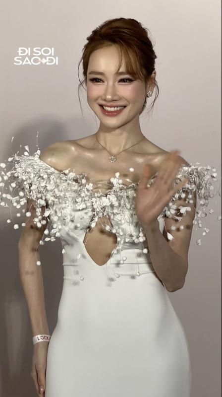 Nhã Phương đăng ảnh vợ chồng ôm nhau giữa lúc Trường Giang là tâm điểm trên MXH - Ảnh 1.