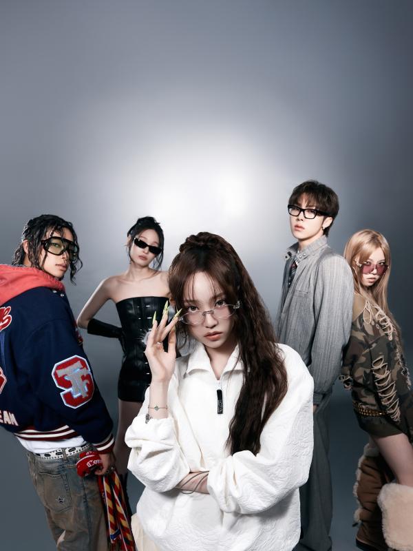 Nhóm nhạc “ngậm thìa vàng” không ai chịu đi hát, chờ công chúa tài phiệt du học Mỹ- Ảnh 1.