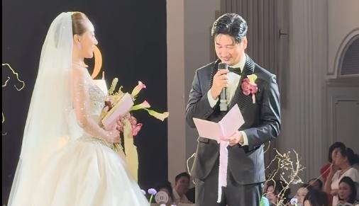 Nam NSƯT vừa lấy vợ 3 ở Hà Nội: "Vai diễn mà anh muốn diễn lâu nhất đấy là được làm chồng của em"- Ảnh 1.