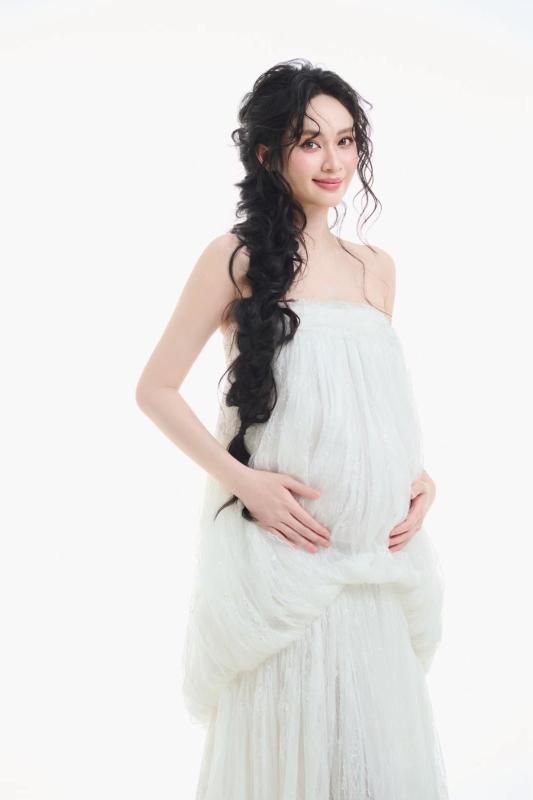Vũ Thúy Quỳnh được thiếu gia Đức Phạm dành đặc quyền khi bầu bí - Ảnh 5.