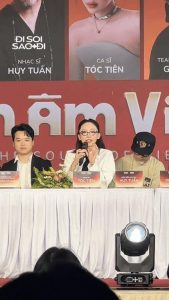 Thử thách năng lực tiếng Anh của Tóc Tiên