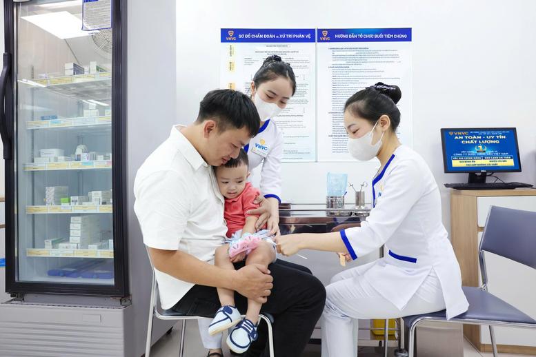 Việt Nam đã có vaccine tay chân miệng cho trẻ từ 2 tháng tuổi- Ảnh 2.