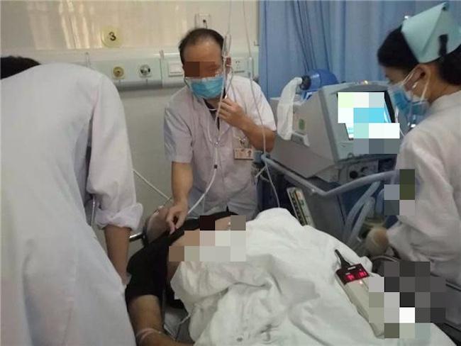Người đàn ông mất 1/3 lá gan, buộc phải "thay mới" vì loại đồ uống phá gan chẳng kém gì bia rượu - Ảnh 1.