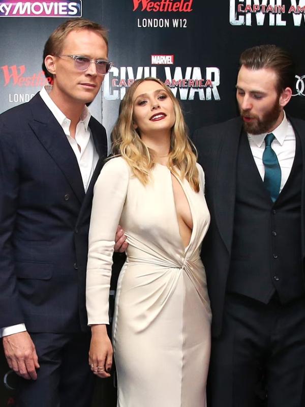Viral mỹ nhân phim 18+ làm đồng nghiệp ngắm mê mệt giữa sự kiện: Mặt đẹp dã man, body hút mắt như có ma lực - Ảnh 1.