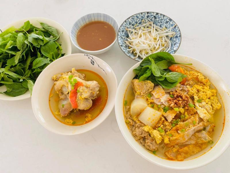 Mâm cơm nhà của Thuỷ Tiên - Công Vinh- Ảnh 2.