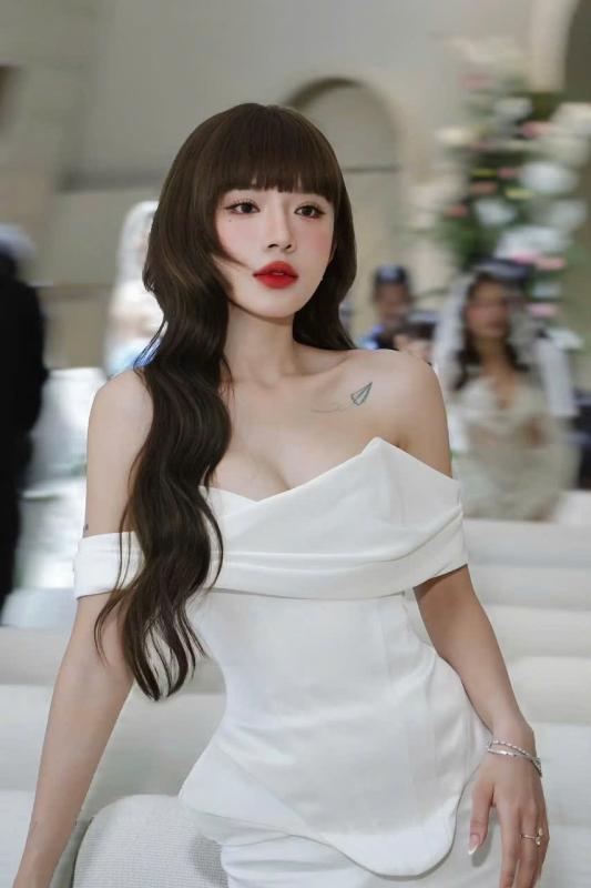 LyLy cứ xuất hiện là thế này đây- Ảnh 4.
