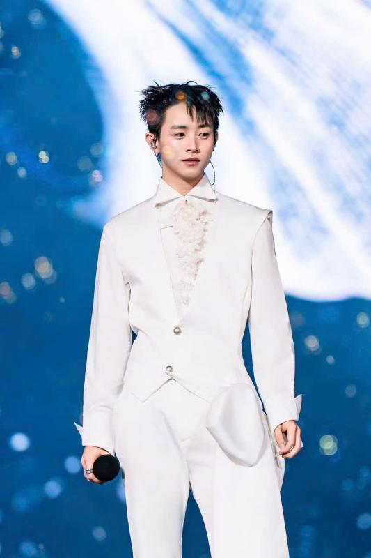 Bài hát Việt hot nhất hiện tại: Chễm chệ mọi “ngôi vương”, mỹ nam 2k cuối cùng đã hái trái ngọt!- Ảnh 2.