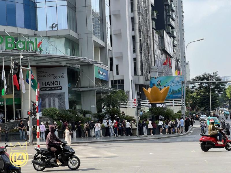 10 điểm cho VPBank nắm bắt tâm lý fan BIGBANG: Cả ngã tư cứ chờ đèn đỏ là được “ôn bài” - Ảnh 2.