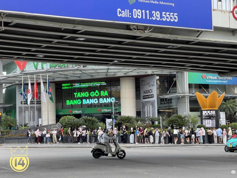 10 điểm cho VPBank nắm bắt tâm lý fan BIGBANG: Cả ngã tư cứ chờ đèn đỏ là được “ôn bài” - Ảnh 6.