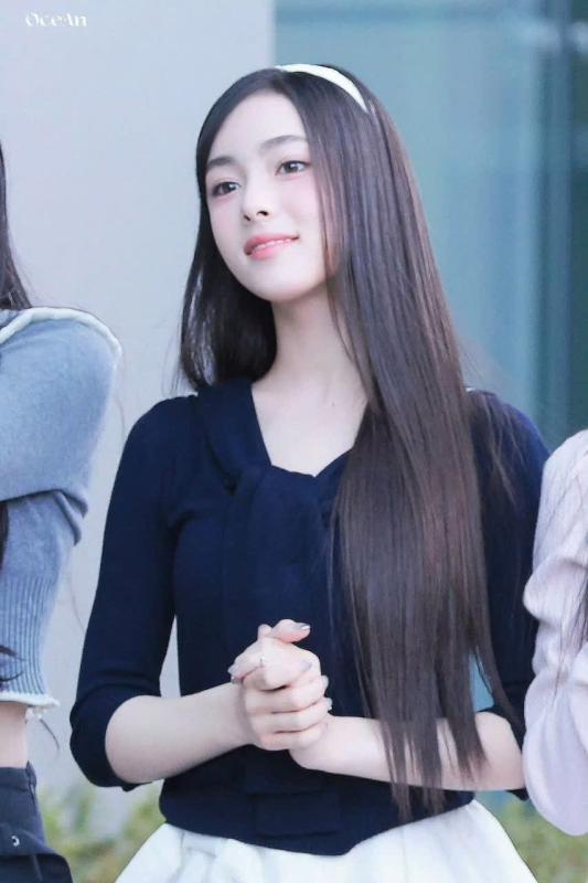 Mới 13 tuổi, nữ ca sĩ lai hai dòng máu đã thành "cú sốc visual mới" - Ảnh 8.