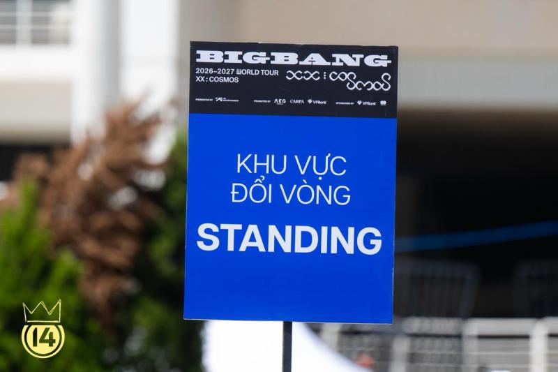 Mỹ Đình 2 ngày trước concert BIGBANG: Sẵn sàng sáng đèn chờ siêu sao, fan nô nức đi đổi vé- Ảnh 2.