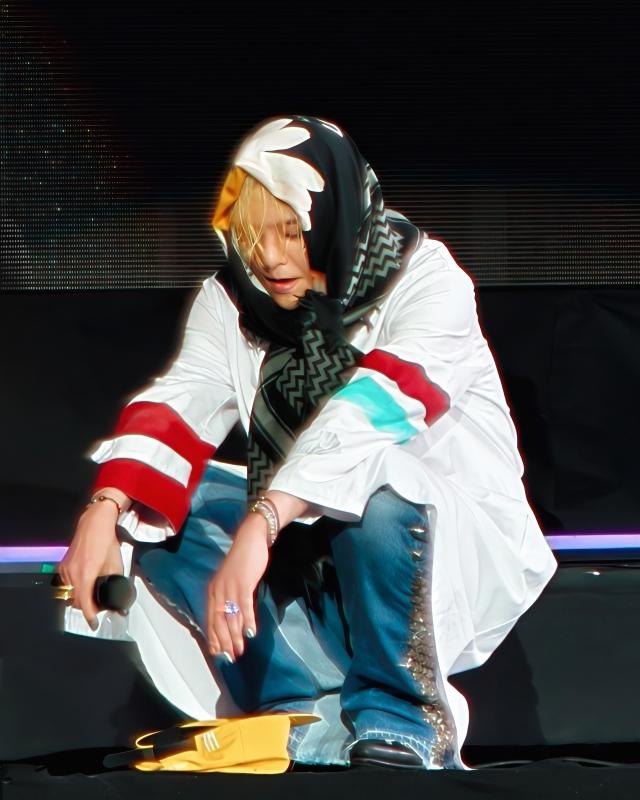 “G-Dragon đã ổn hơn” - khi đàn ông có quyền yếu đuối và mạnh mẽ cho phép mình yếu đuối- Ảnh 3.