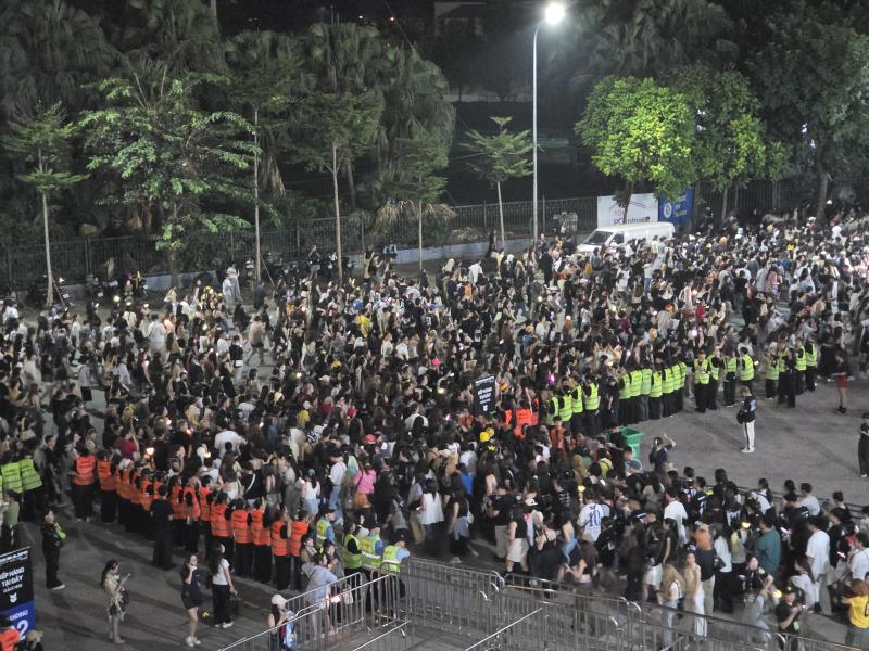 BIGBANG cúi lạy chào fan Việt, 2 đêm concert Hà Nội trở thành ký ức rực rỡ nhất! - Ảnh 52.