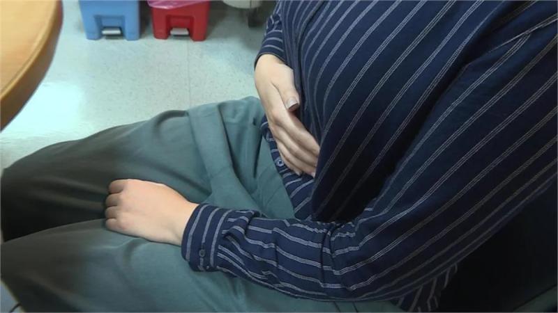 Người đàn ông ngoài 50 tuổi có hơn 20 polyp đại tràng, liên tục mọc lại: Bác sĩ khuyên đổi loại thịt- Ảnh 1.