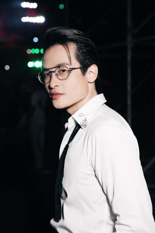 Hà Anh Tuấn làm gì ở rạp xiếc thế này? - Ảnh 6.